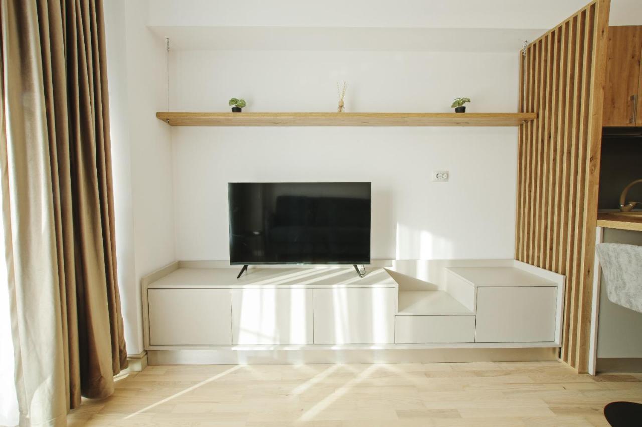 Himson-Beige Apartment Iasi Exteriör bild