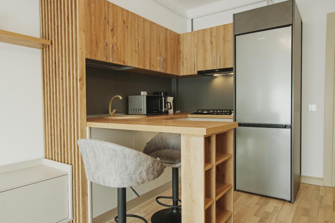 Himson-Beige Apartment Iasi Exteriör bild