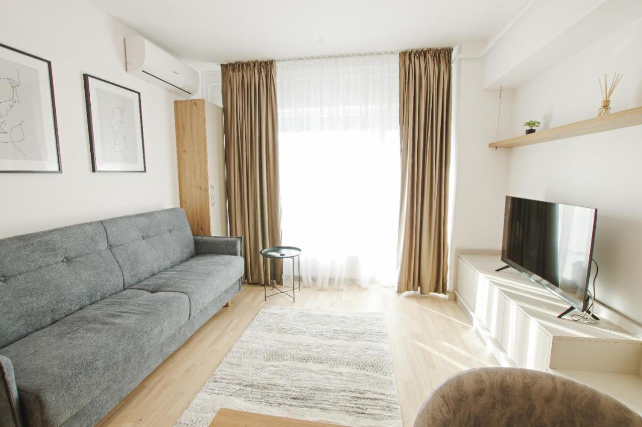 Himson-Beige Apartment Iasi Exteriör bild
