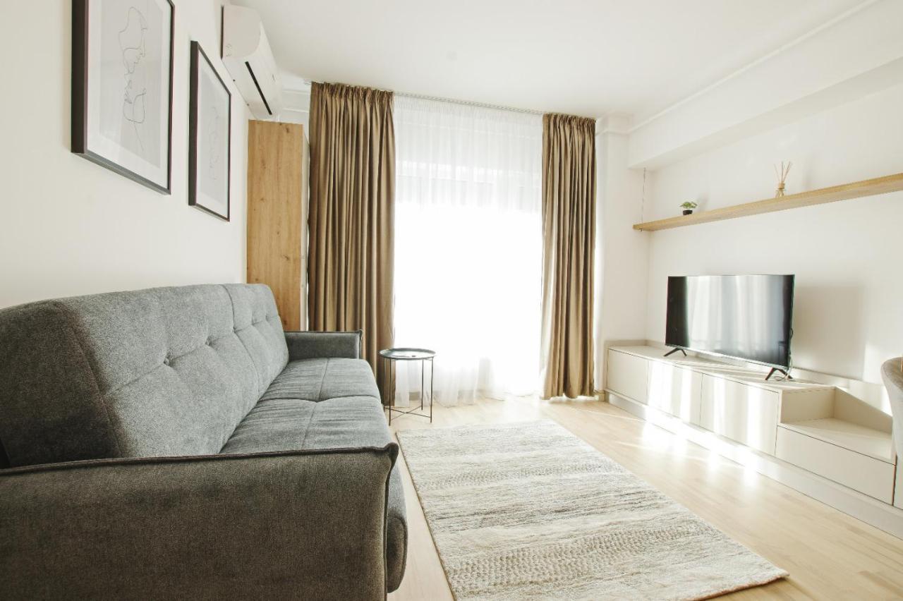 Himson-Beige Apartment Iasi Exteriör bild