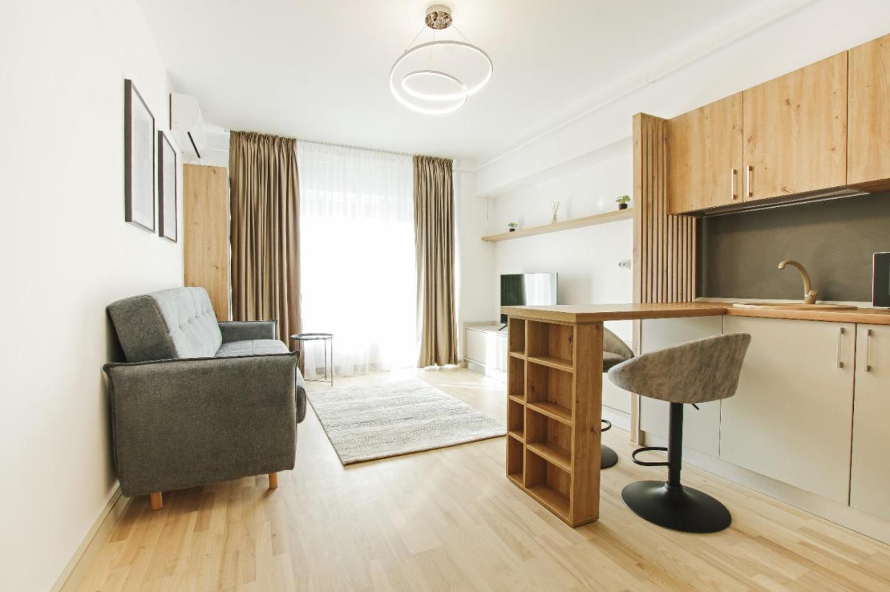 Himson-Beige Apartment Iasi Exteriör bild